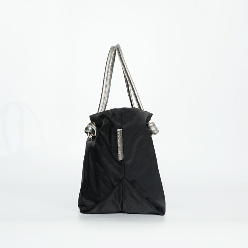 フランスアンティーク　バッグ　値下げ交渉可 70-80s adidas Boston Bag (Made in France) | Ugl